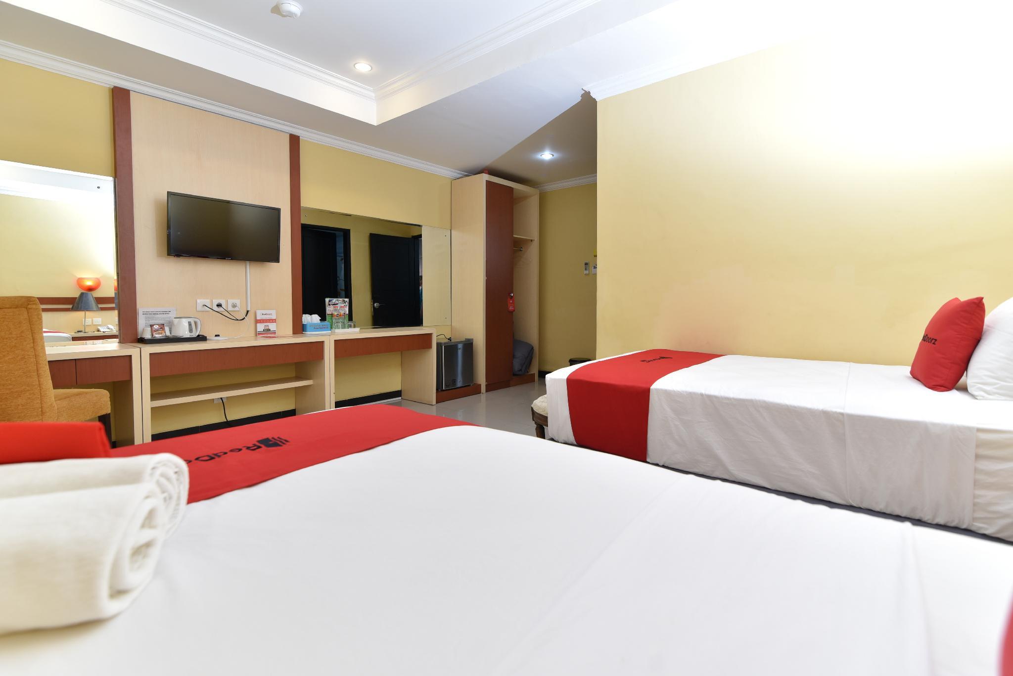 RedDoorz Plus near Mall Bali Galeria 2 Dempasar Exterior foto