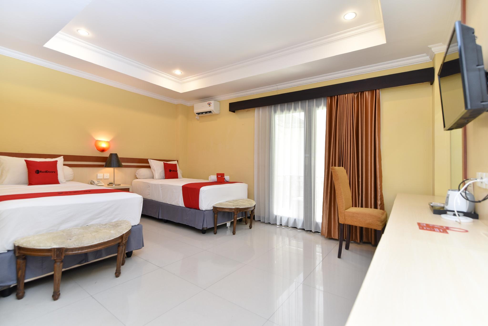 RedDoorz Plus near Mall Bali Galeria 2 Dempasar Exterior foto