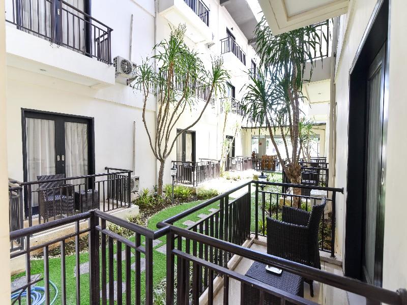 RedDoorz Plus near Mall Bali Galeria 2 Dempasar Exterior foto
