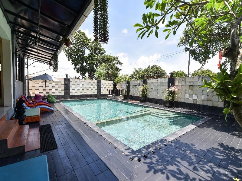 RedDoorz Plus near Mall Bali Galeria 2 Dempasar Exterior foto