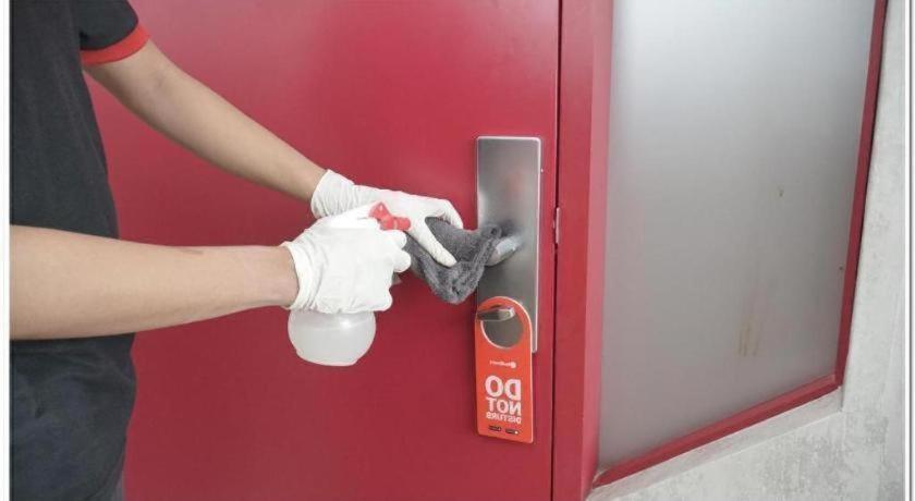 RedDoorz Plus near Mall Bali Galeria 2 Dempasar Exterior foto