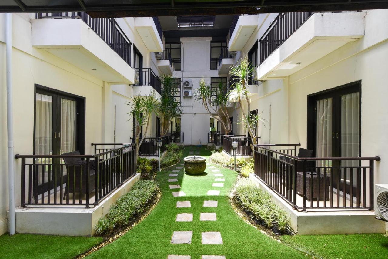RedDoorz Plus near Mall Bali Galeria 2 Dempasar Exterior foto