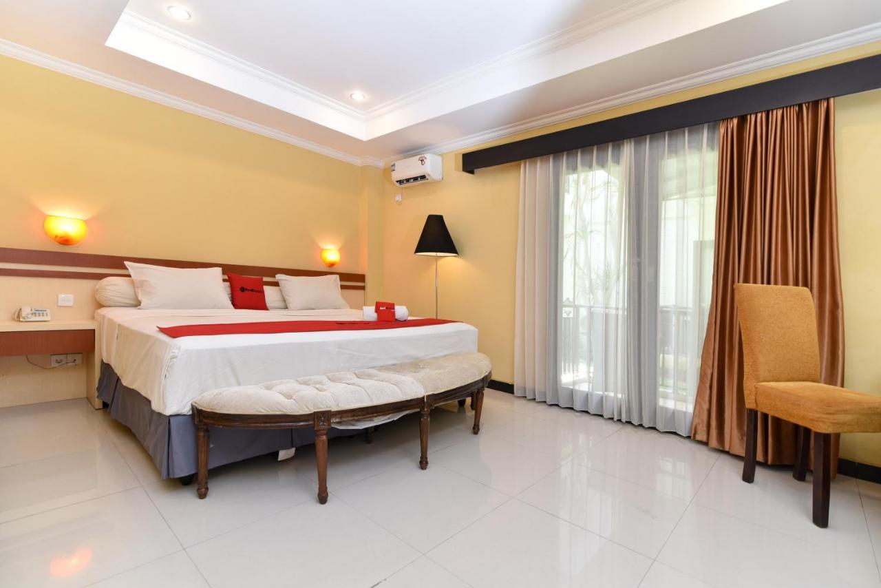 RedDoorz Plus near Mall Bali Galeria 2 Dempasar Exterior foto