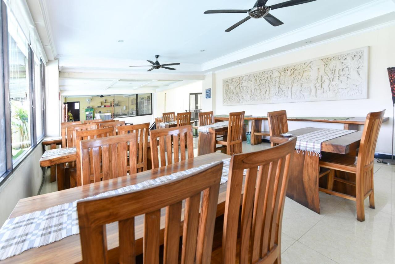 RedDoorz Plus near Mall Bali Galeria 2 Dempasar Exterior foto