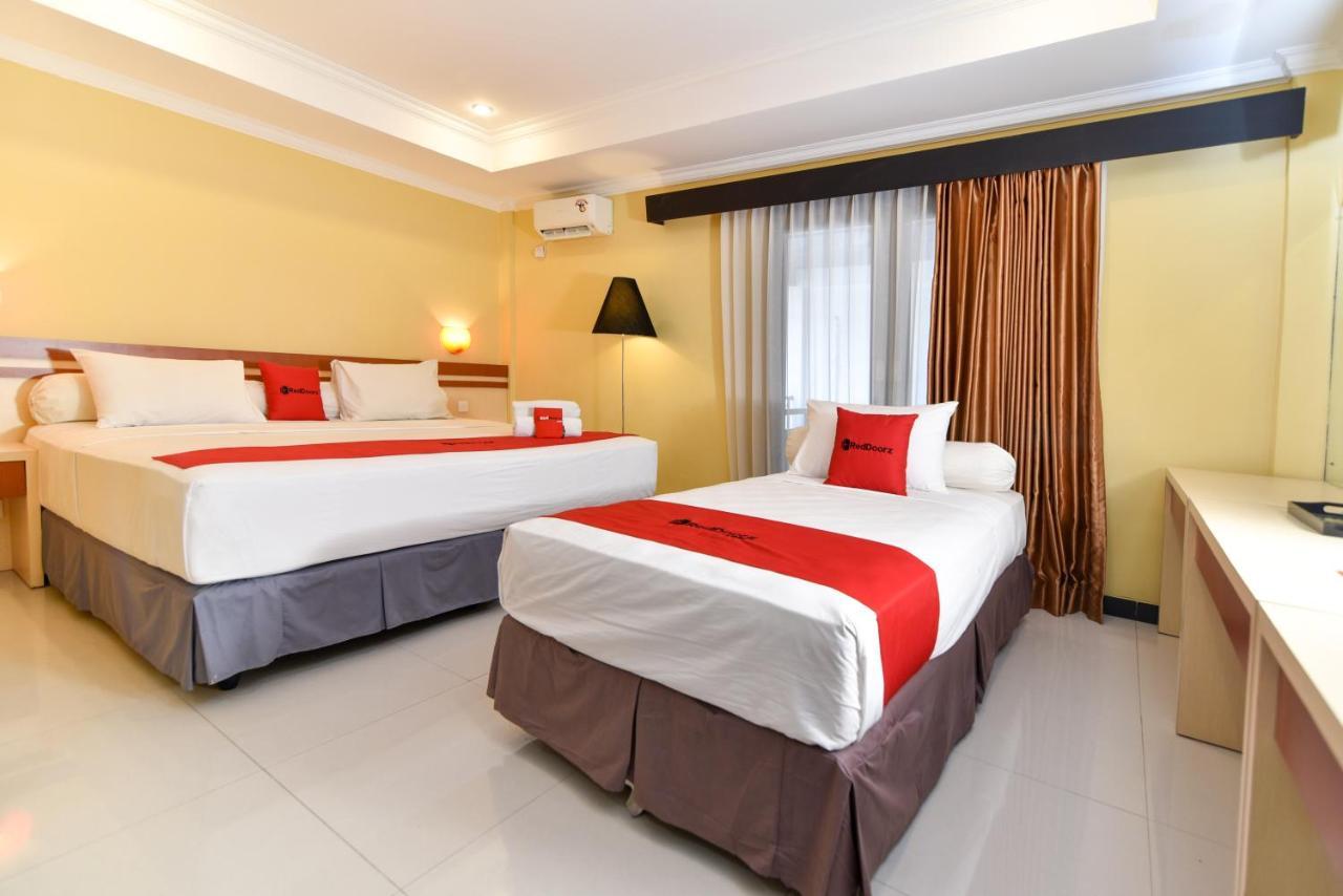 RedDoorz Plus near Mall Bali Galeria 2 Dempasar Exterior foto