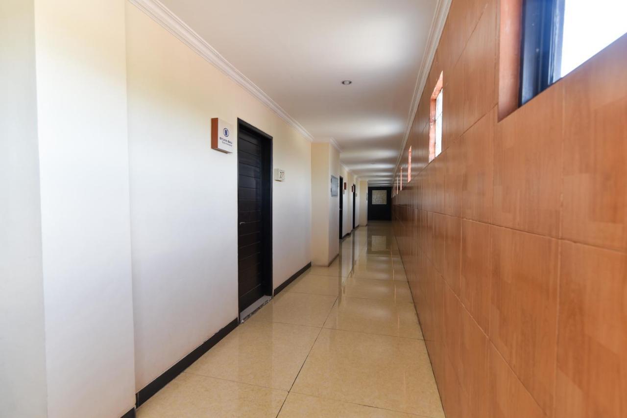 RedDoorz Plus near Mall Bali Galeria 2 Dempasar Exterior foto