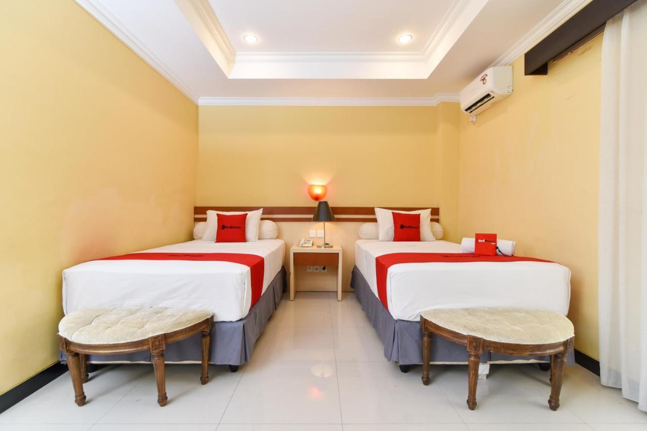RedDoorz Plus near Mall Bali Galeria 2 Dempasar Exterior foto