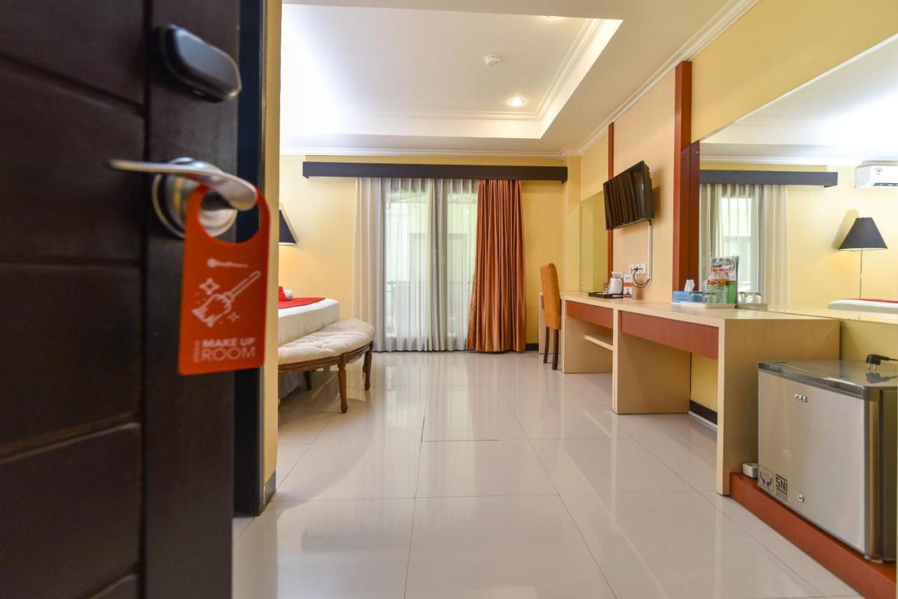 RedDoorz Plus near Mall Bali Galeria 2 Dempasar Exterior foto
