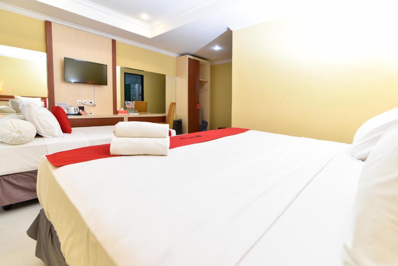 RedDoorz Plus near Mall Bali Galeria 2 Dempasar Exterior foto