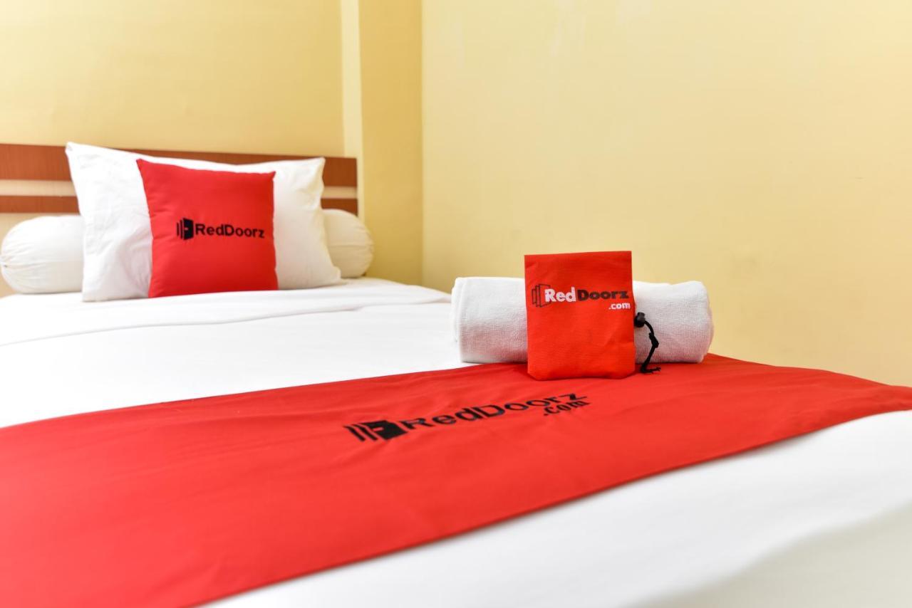 RedDoorz Plus near Mall Bali Galeria 2 Dempasar Exterior foto