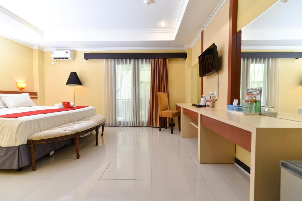RedDoorz Plus near Mall Bali Galeria 2 Dempasar Exterior foto