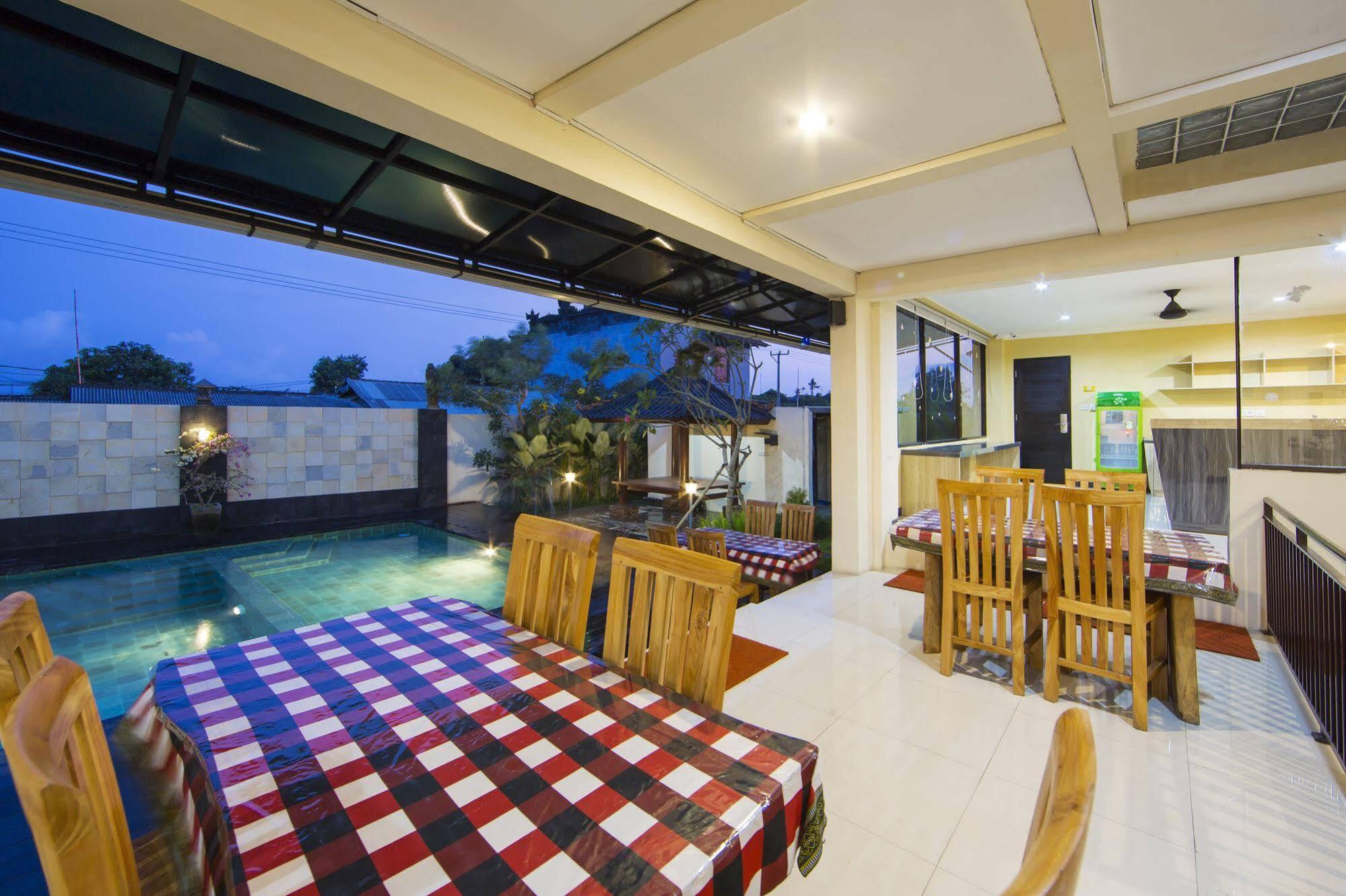 RedDoorz Plus near Mall Bali Galeria 2 Dempasar Exterior foto