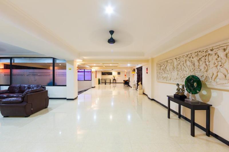 RedDoorz Plus near Mall Bali Galeria 2 Dempasar Exterior foto